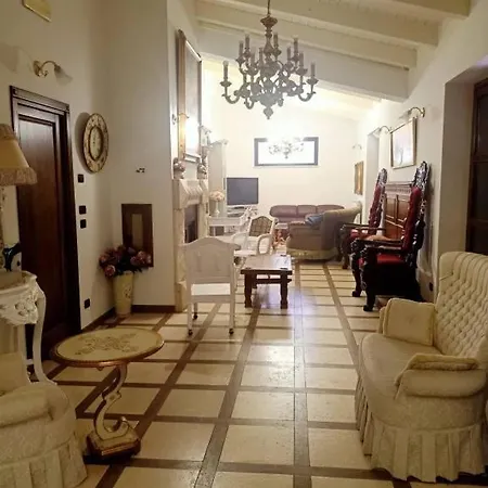 Nyaraló Felicitas Martone