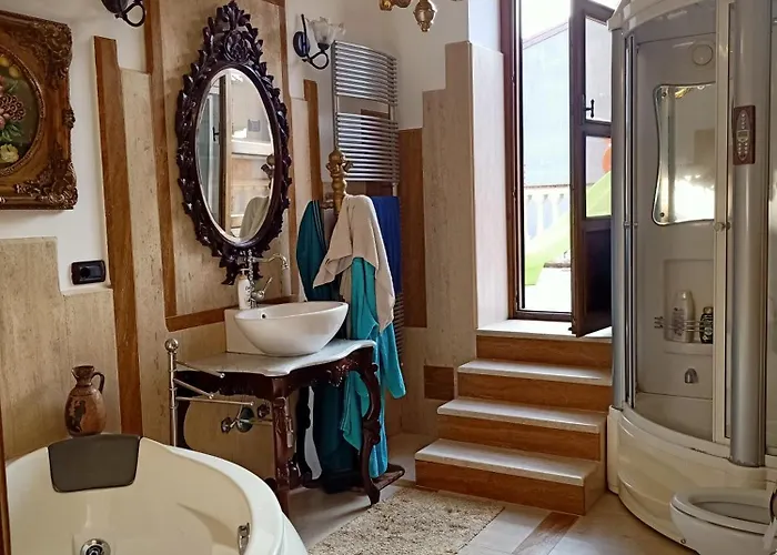 Felicitas Nyaraló Martone