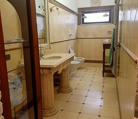 Felicitas Nyaraló Martone